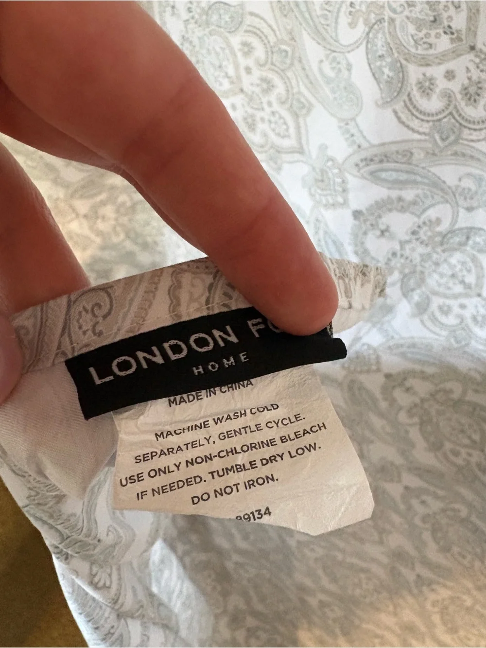 London Fog Paisley Print Full Sized Sheet Set with 4 Matching Pillow Cases